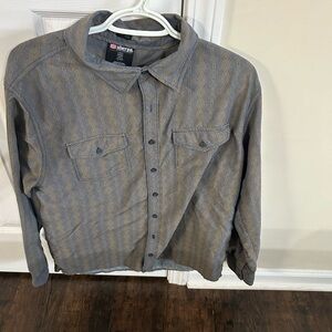 Sherpa Adventure Gear Button-Up Shirt in Gray with Subtle Tan Pattern Mens Large